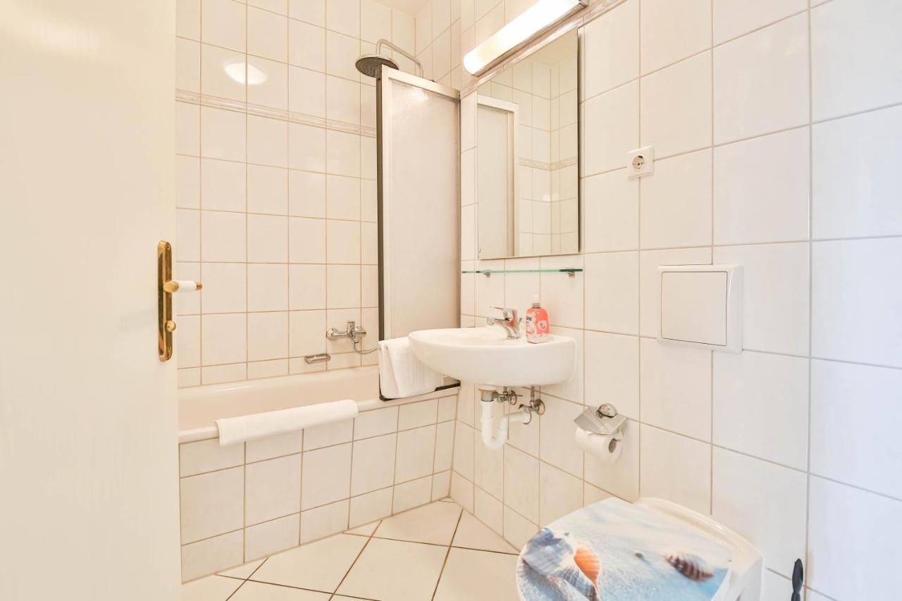 Apartment Diana Mit Terrasse Zempin Esterno foto