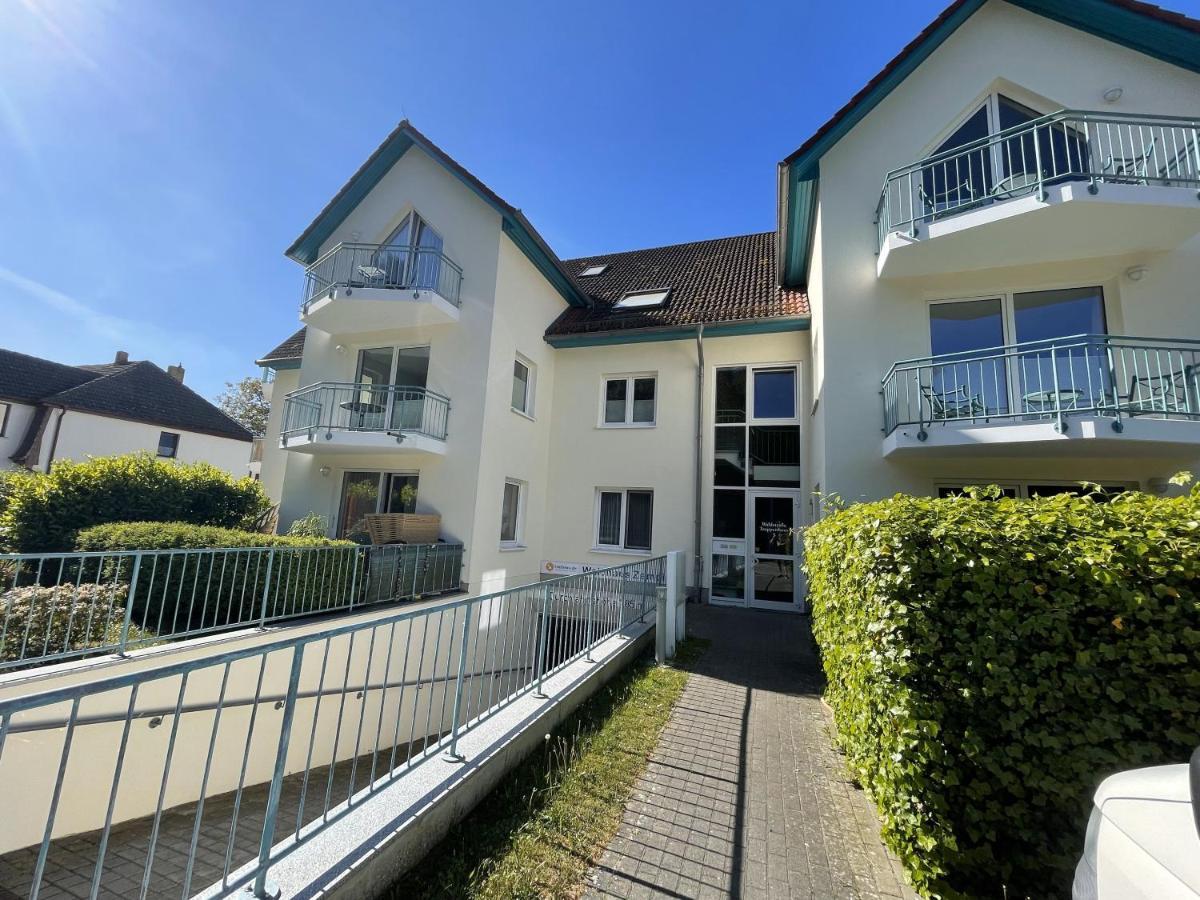 Apartment Diana Mit Terrasse Zempin Esterno foto